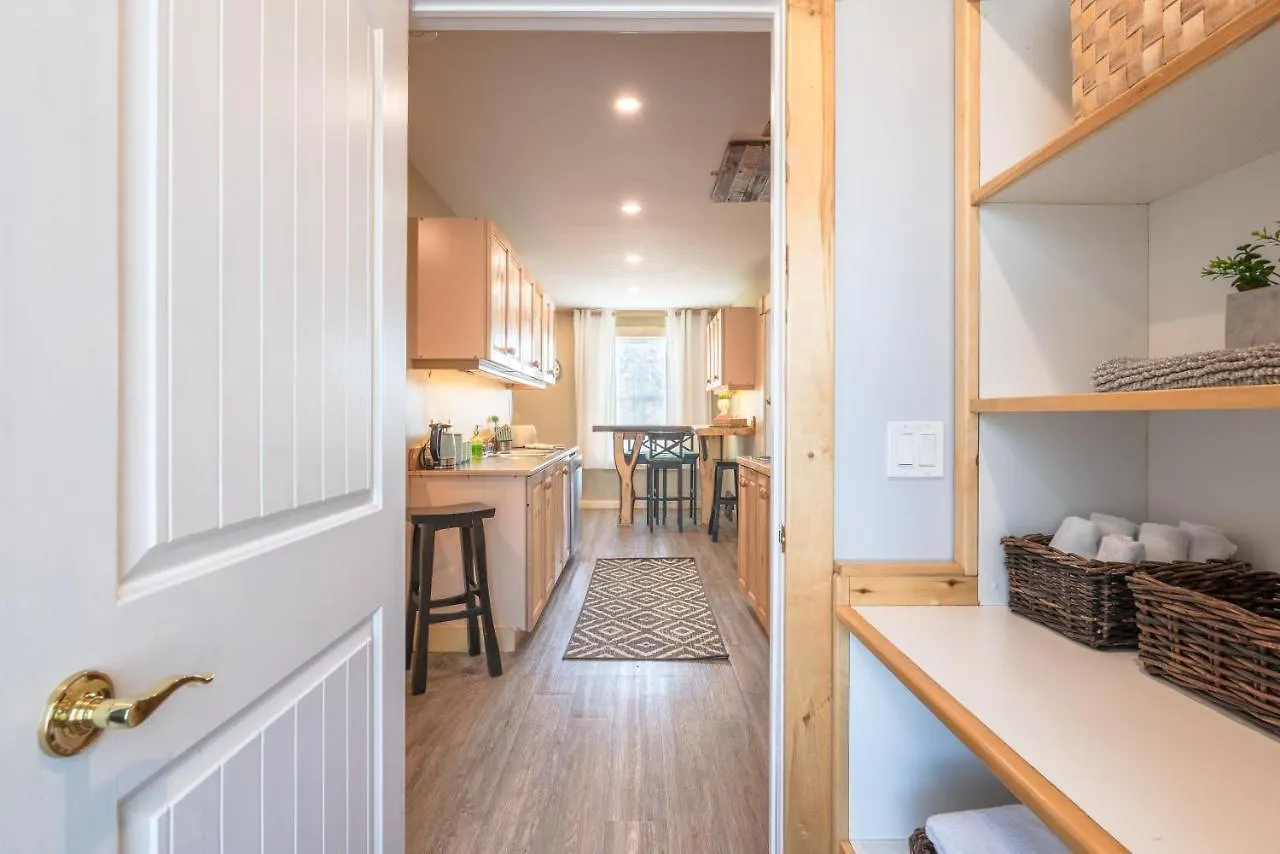 Craftsman'S Loft - Heritage Charm - Ac - 5 Min Dt Calgary 0*,  Canada