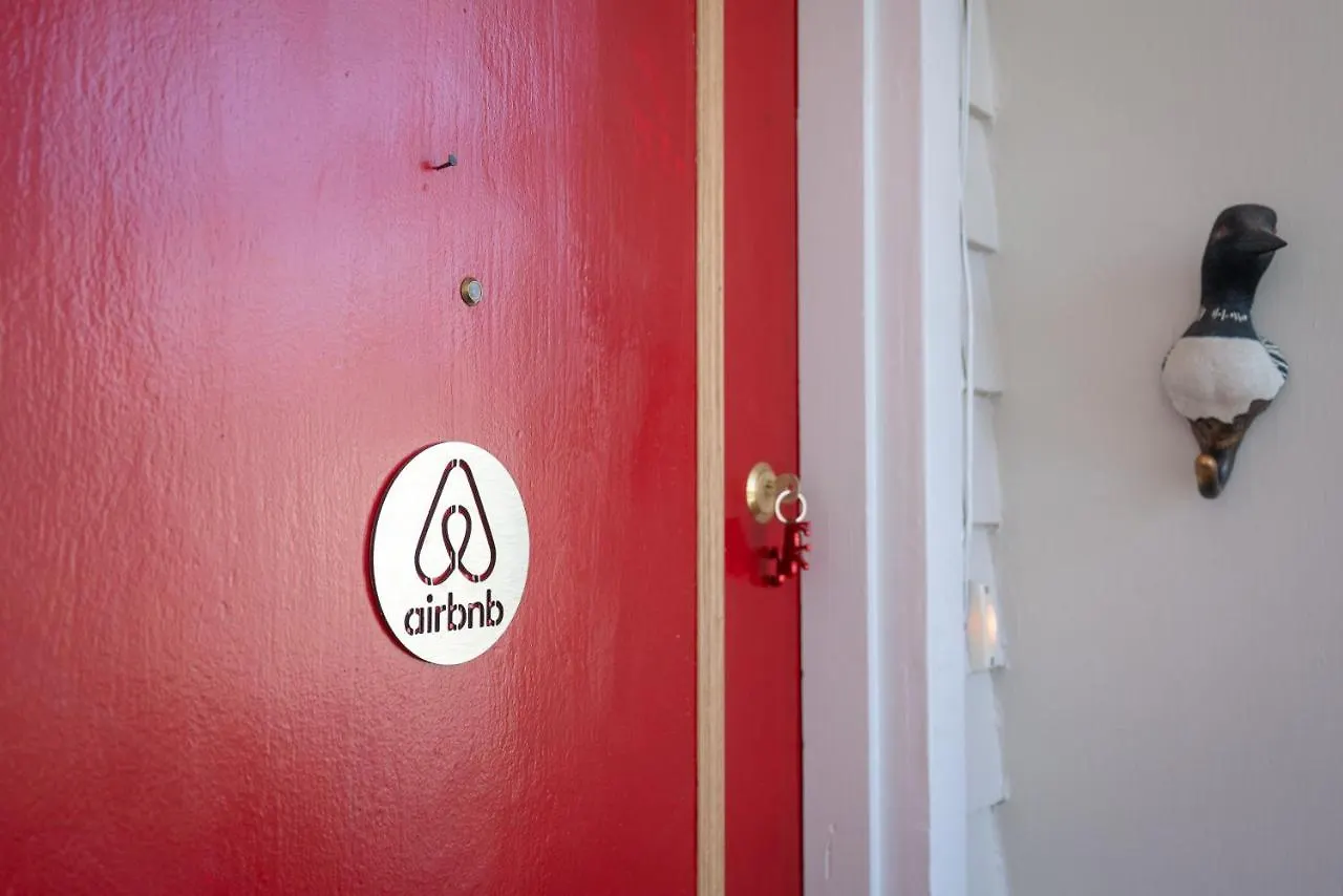 Craftsman'S Loft - Heritage Charm - Ac - 5 Min Dt Calgary Apartment